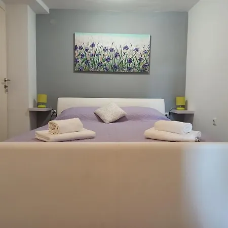 Nola Апартаменти *